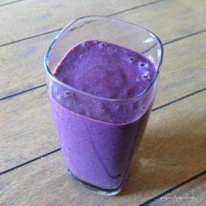 Daily Smoothie | Blackberry, Cacao, Chia Seed Smoothie
